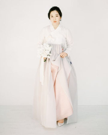 Gina wore Edna tulle bow wedding shoes with her beautiful Korean hanbok