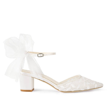 How to Choose Shoes for Wedding Dress Fabrics: Ultimate Guide How to Choose Shoes for Wedding Dress Fabrics: Ultimate Guide