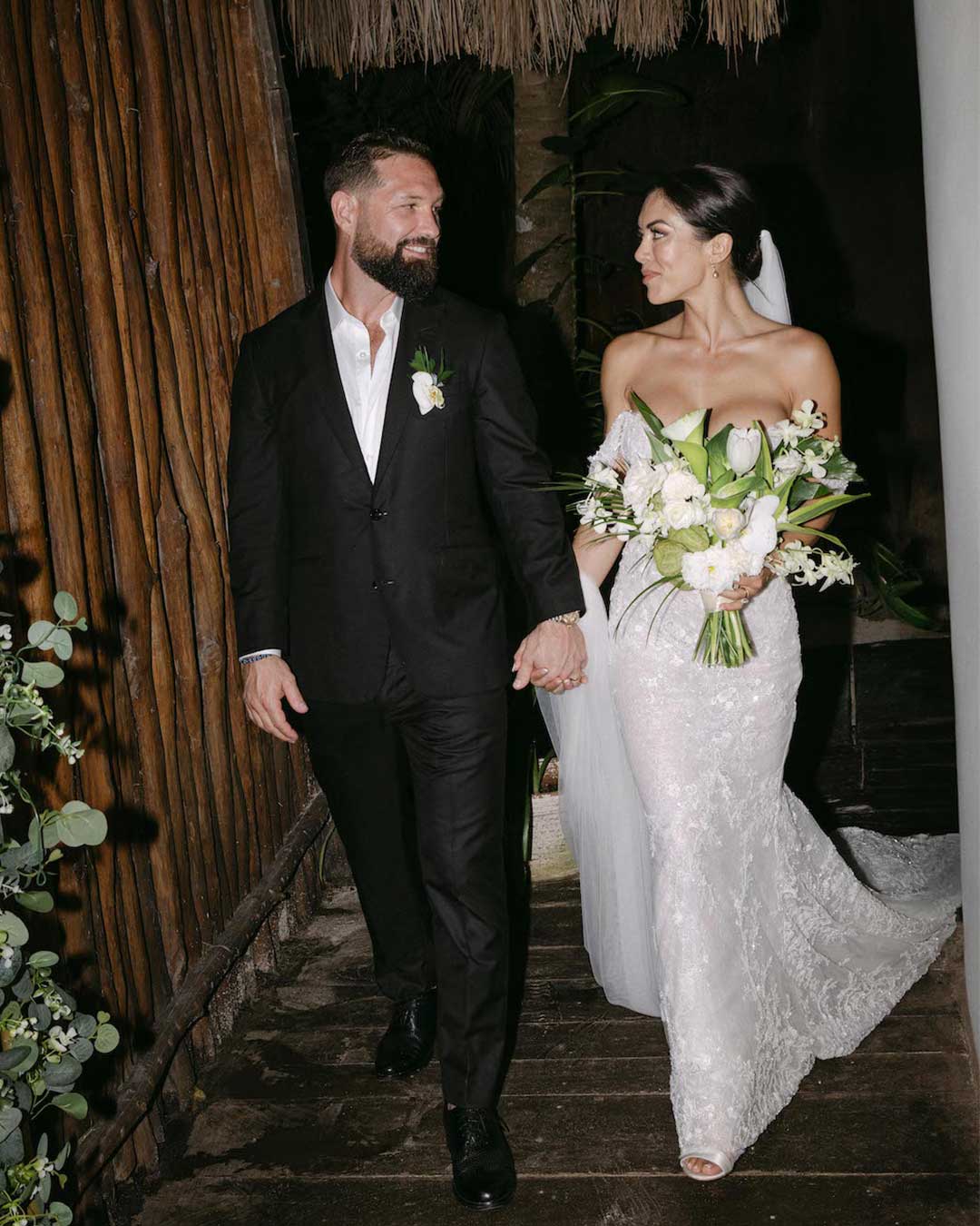 bella-belle-brides-wearing-anna