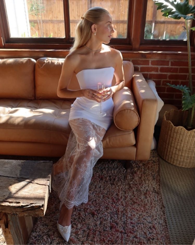  influencer Jamie Schuppert (@jamieschuppert) wears bella belle shoes noelle