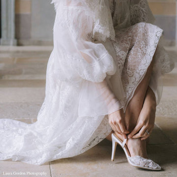 How to Choose Shoes for Wedding Dress Fabrics: Ultimate Guide How to Choose Shoes for Wedding Dress Fabrics: Ultimate Guide
